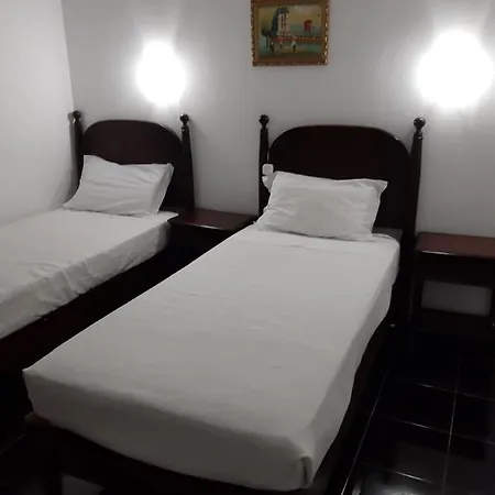 בית אירוח Residencial Miradoiro *